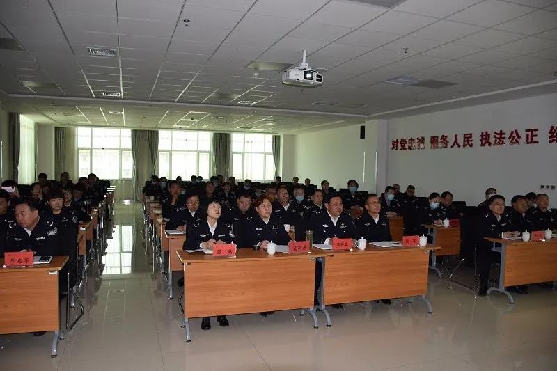 内蒙古警察职业学院举办职业教育改革发展与专业课程建设专题讲座