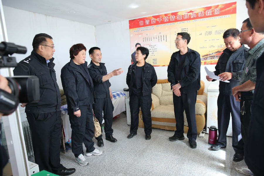 舒雅院长带队深入察右后旗白音查干镇扶贫点调研指导精准扶贫工作