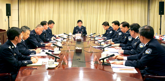 赵克志在主持召开公安部党委会议并与全国公安厅局长研究部署学习贯彻全国公安工作会议精神时强调 认真学习贯彻习近平总书记重要讲话精神 坚决履行好党和人民赋予的新时代职责使命