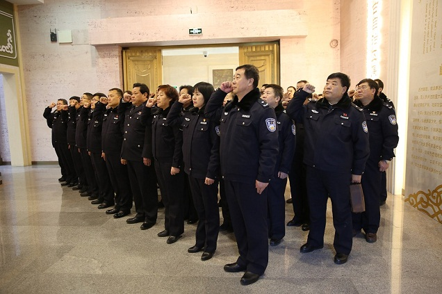 内蒙古警察职业学院组织民警参观自治区廉政教育展厅
