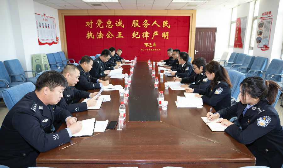 我院与呼市公安局召开推进“校局合作”工作座谈会