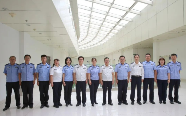 内蒙古警察职业学院召开在读博士教师座谈会