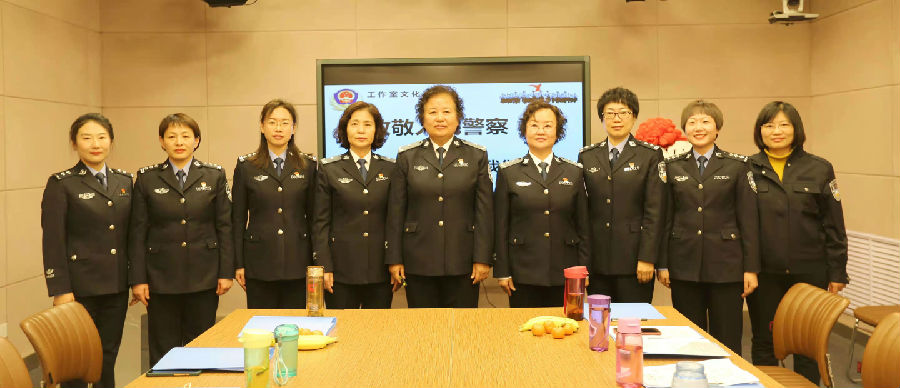 包苏红名师工作室举办“文化沙龙”暨主题党日活动