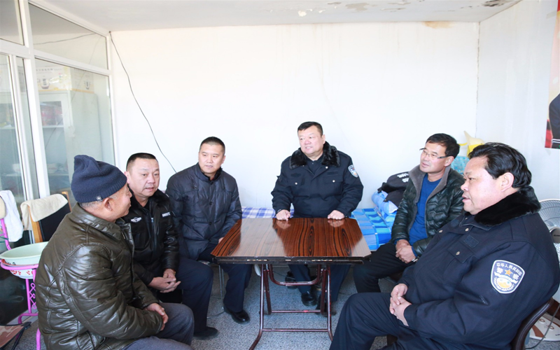 赵永刚院长带队深入察右后旗白音查干镇霞江河村扶贫点慰问调研指导扶贫工作