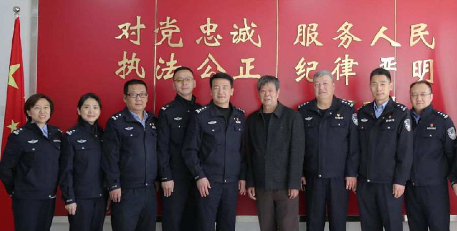 办公室党支部开展“向典型致敬 向榜样学习 ”主题党日活动 我院退休职工李俊怀现场讲述救人事迹