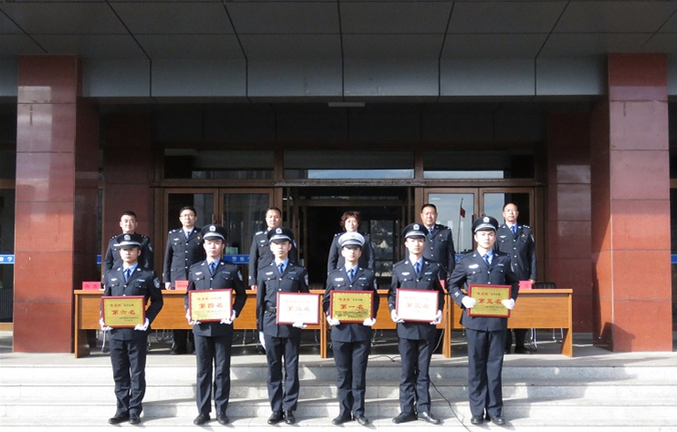 内蒙古警察职业学院举行“标兵杯”队列会操