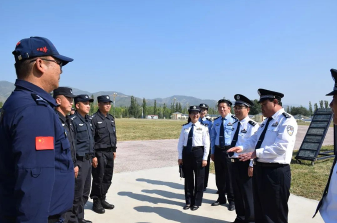 苏和生书记、郭志忠副院长应邀出席全区公安机关警犬装备配发仪式