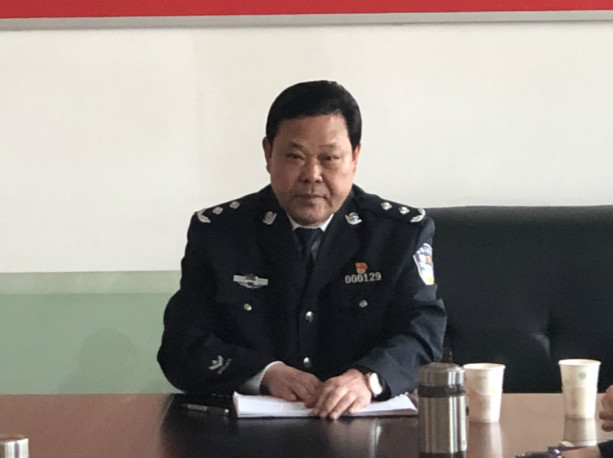 苏和生政委深入成教处法律系和政治理论教学部开展调研
