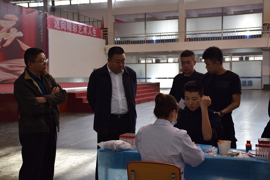 学院积极开展学生春季体检工作