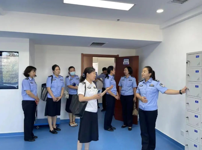 法律系教师参加《内蒙古自治区禁毒条例》释义宣传工作座谈会