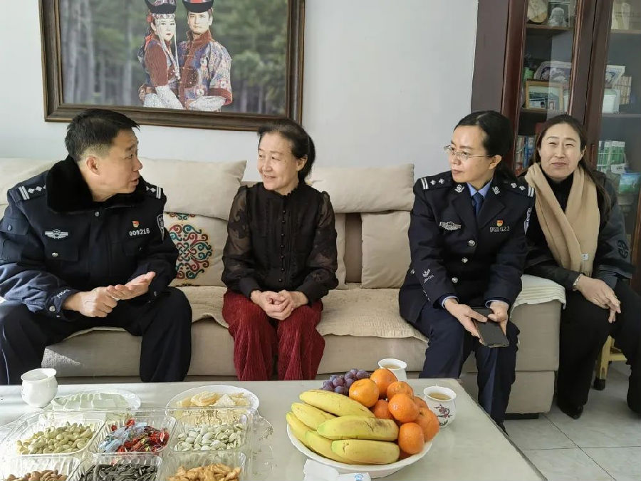 新春慰问暖人心 同心同向促发展