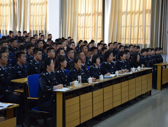 内蒙古警察职业学院举办2018年第三场形势政策报告会
