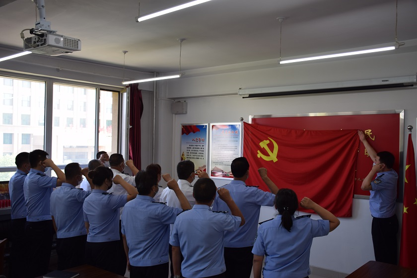 窦丽萍副政委出席学生处党总支主题党日活动
