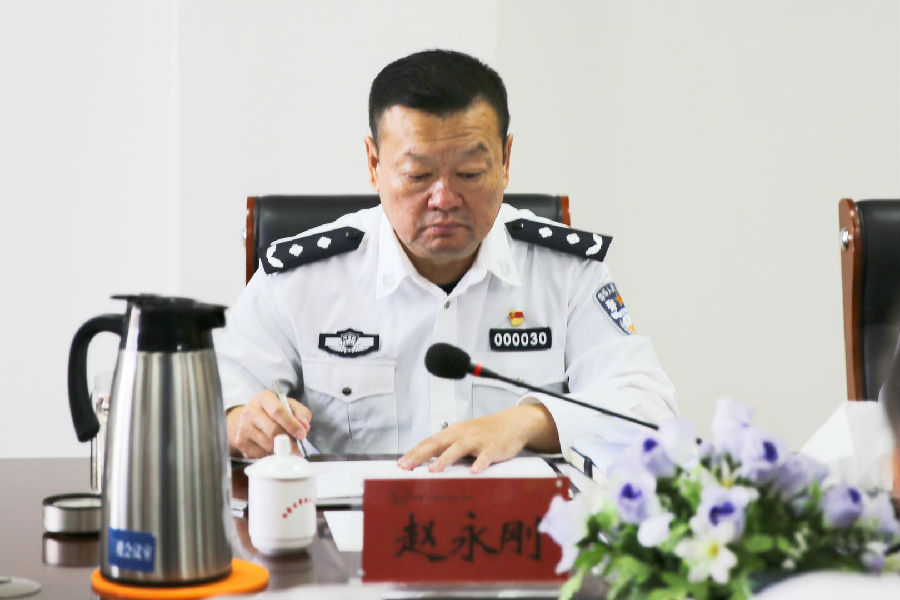 学院召开第9次党委理论中心组（扩大）学习会传达学习重要文件会议精神