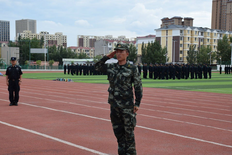 窦丽萍副政委视察2018级新生警务化训练